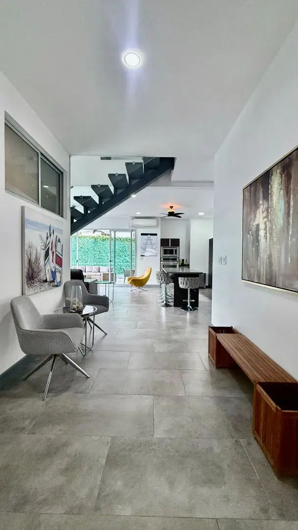 Beautiful Villa with pool in El Residencial Bambu, Puntaleona - image 4