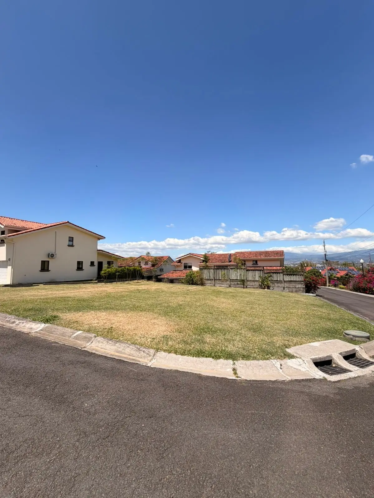 ÚLTIMO LOTE DISPONIBLE EN CONDOMINIO LAS PAMPAS – PIEDADES DE SANTA ANA - image 2