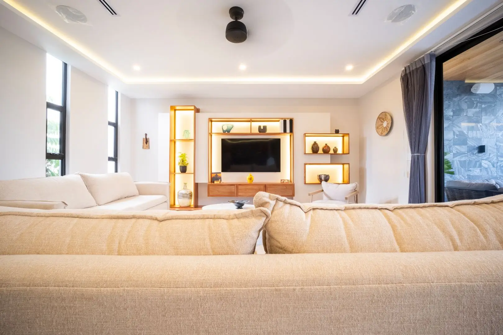 Luxury 5-Bedroom Home in Jacó, Costa Rica - image 14