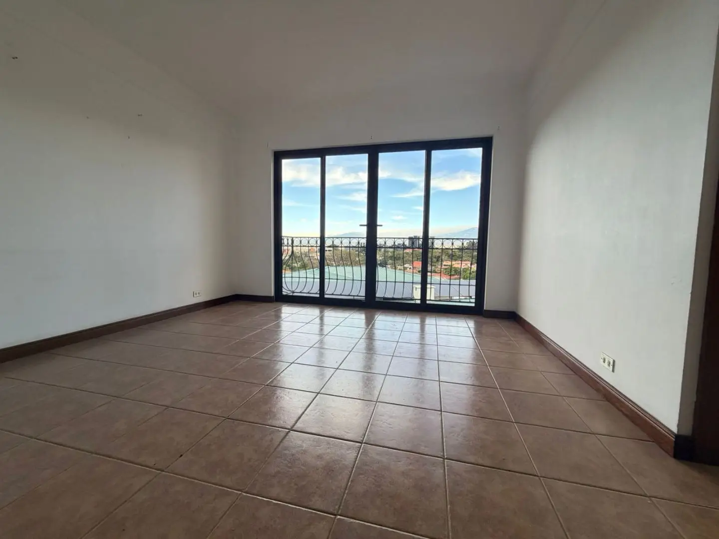 For RENT: Spacious Apartment in Bello Horizonte - image 10