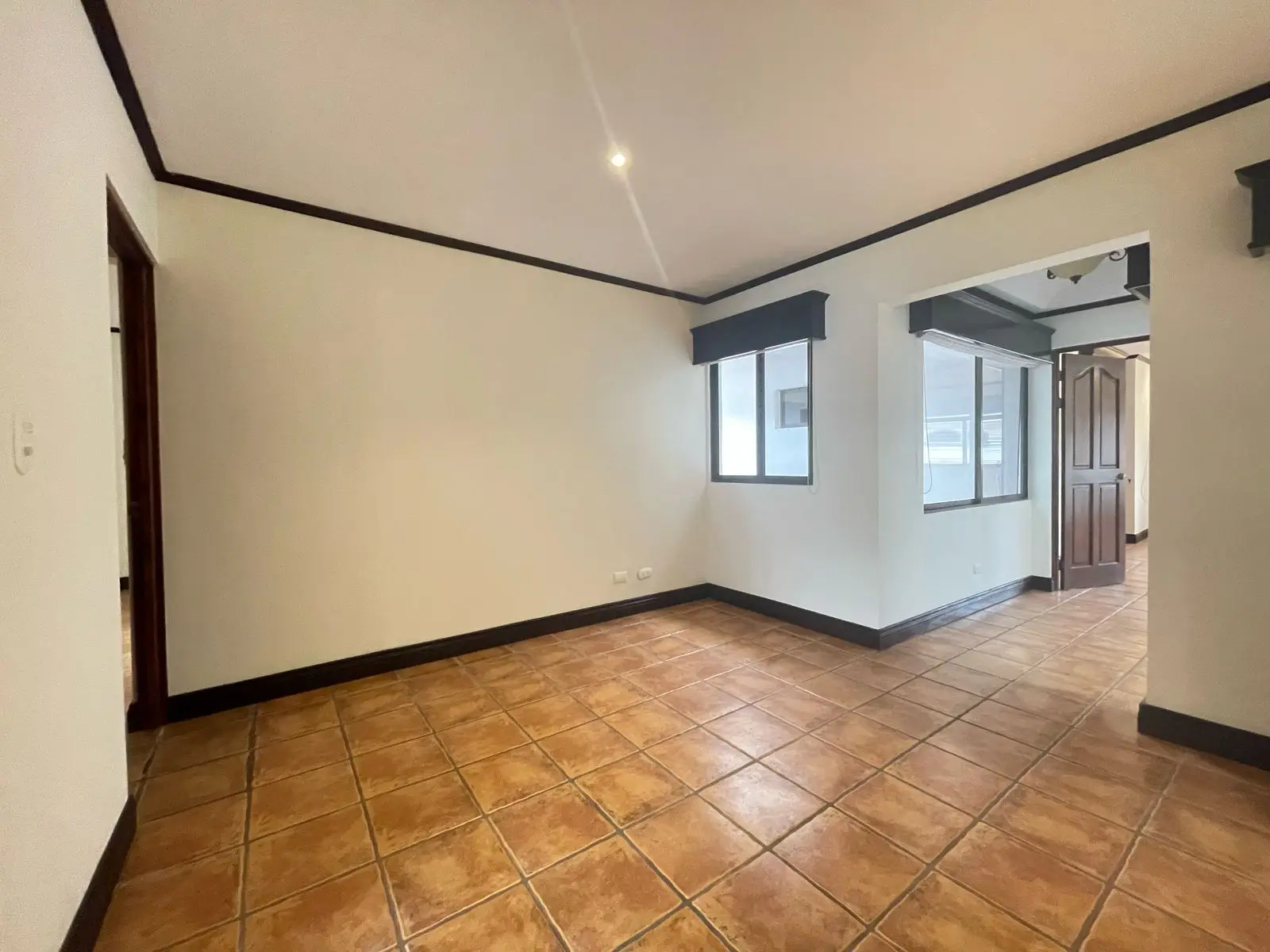 For Sale - House in Gated Community, Santa Ana - image 12