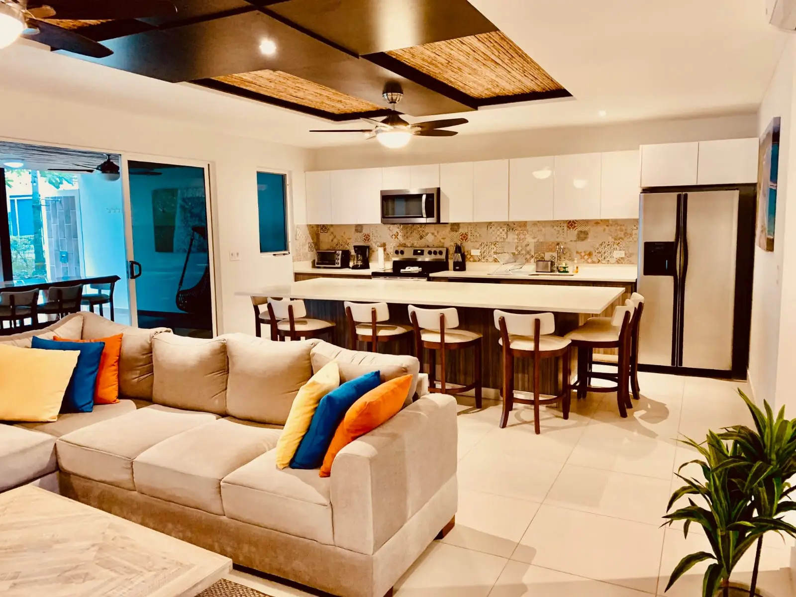 Stunning 4-Bedroom Turnkey Home in Prestigious Ciudad del Mar, Jaco - image 3