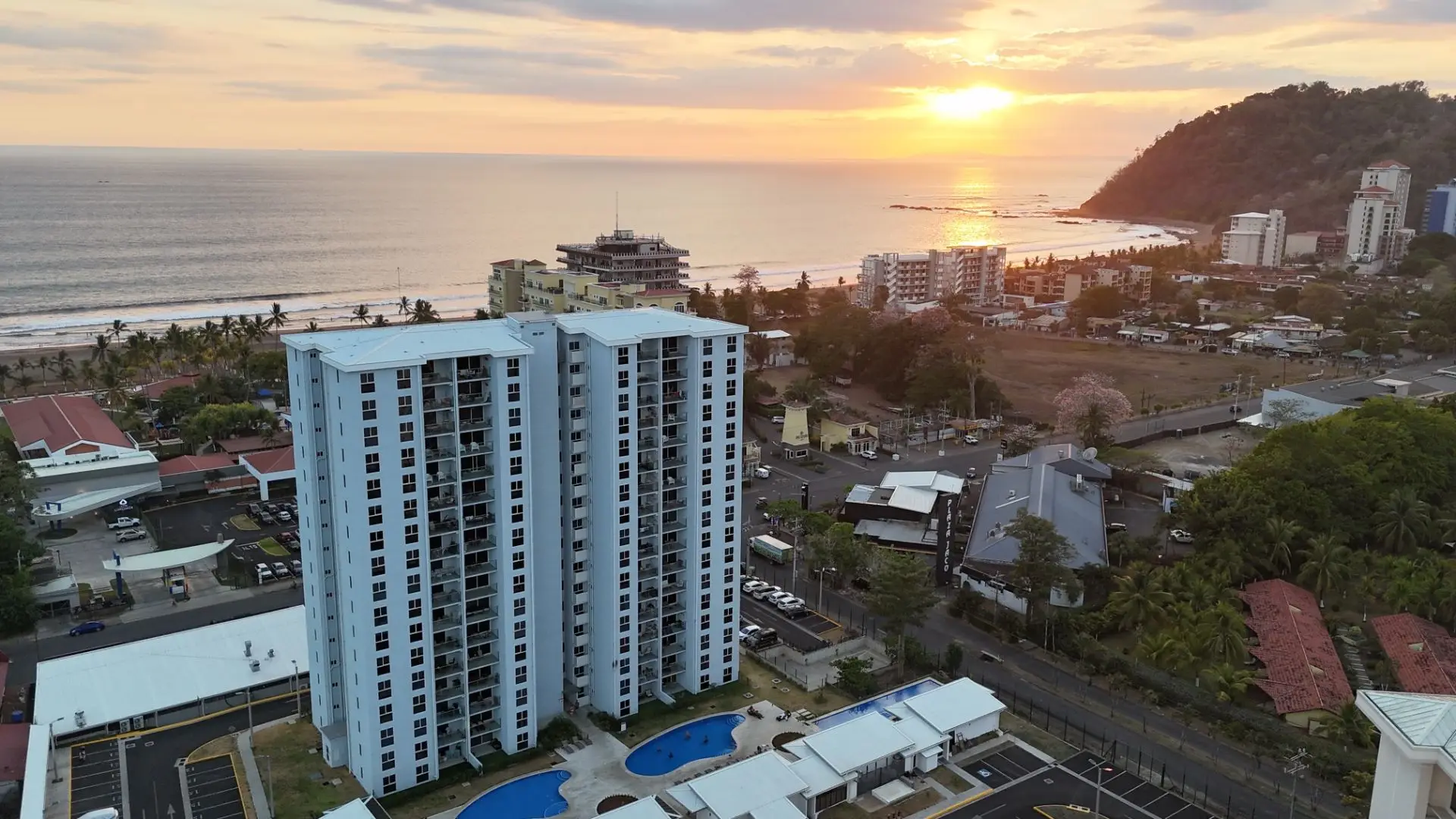 Jacó Luxury Awaits: Brand New 3-BR Condo  Mountain Views  & with Ocean - image 4