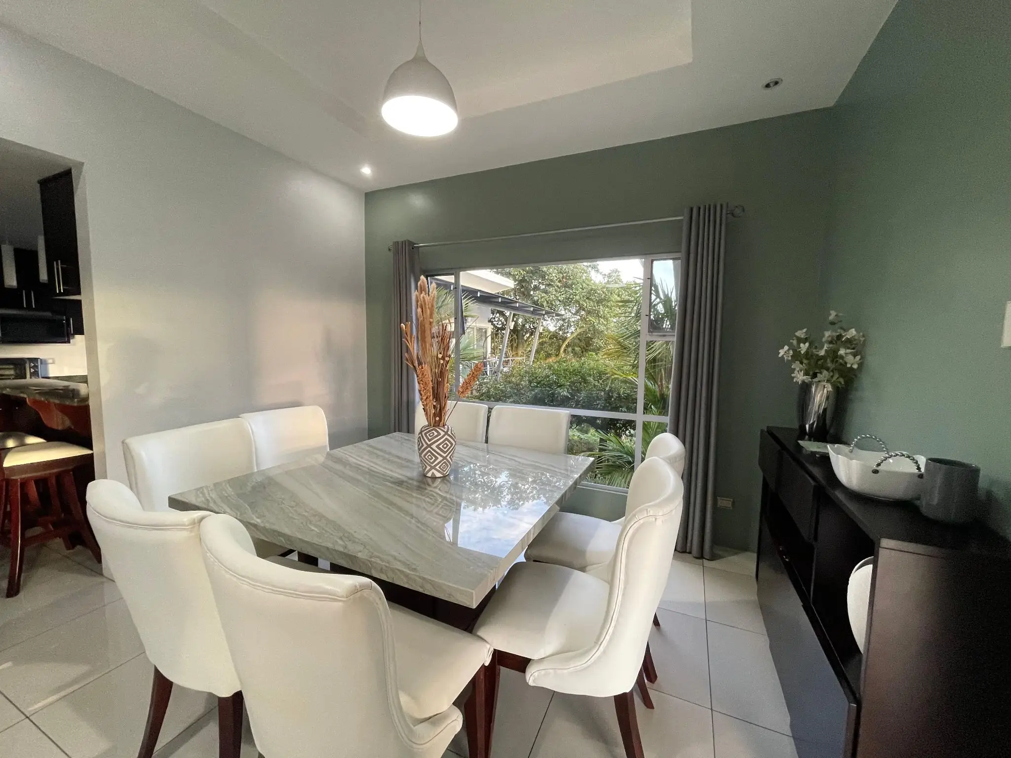 Modern 2-Bed Villa with Mountain Views in Grecia, Costa Rica - image 6