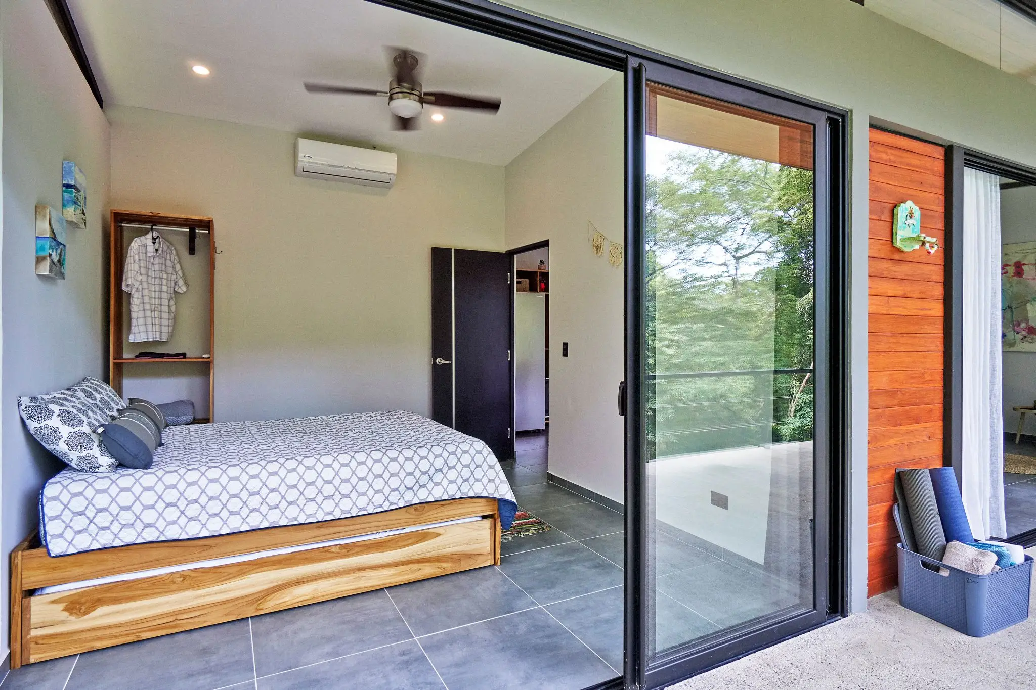 Tropical Villa in Santa Teresa, Steps from the Beach, with Additional Lot for Future Development - image 14