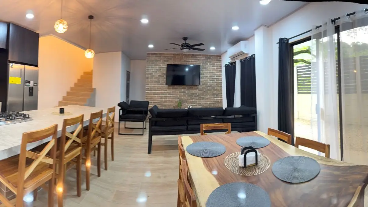 Luxury 4-Bedroom Home with Mountain Views in Playa Hermosa - image 15