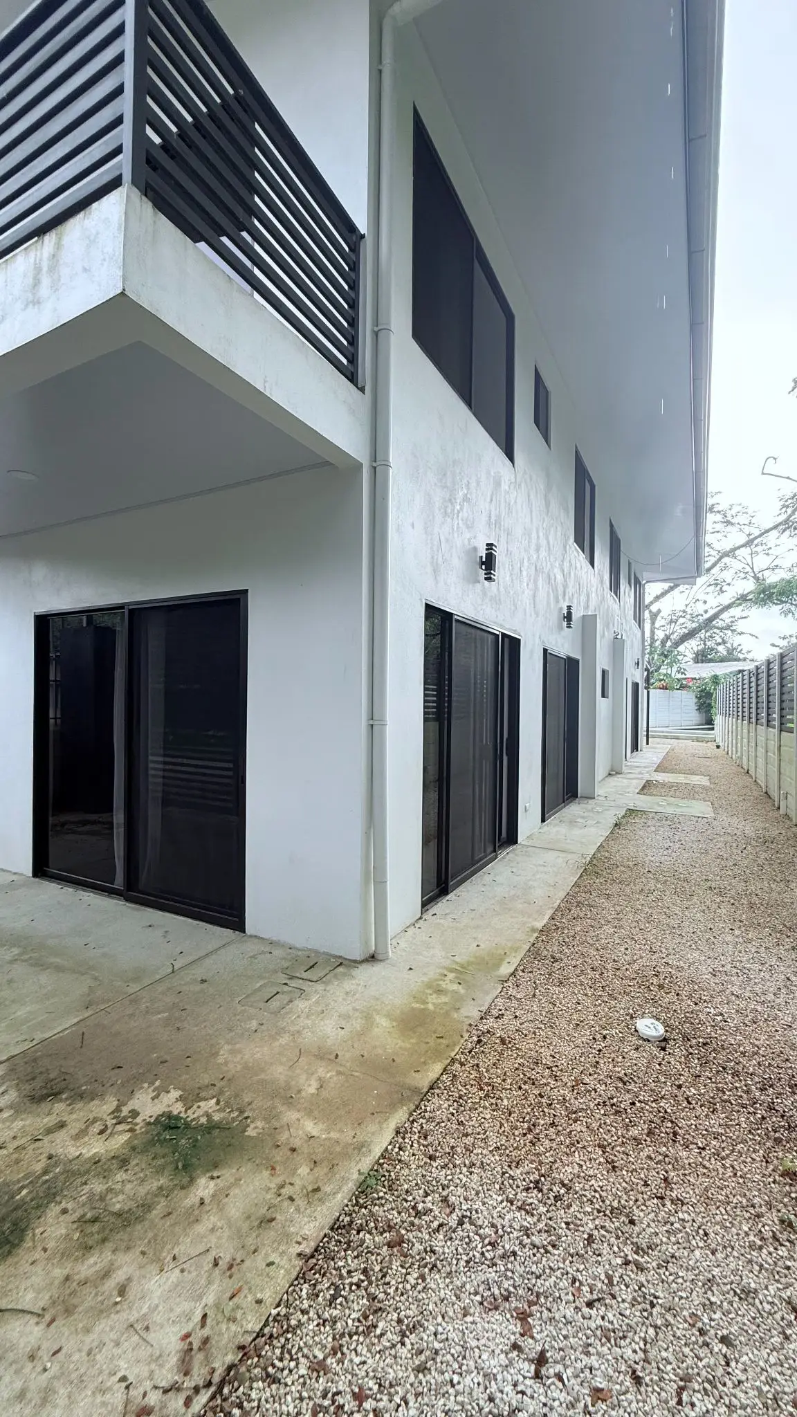 Luxury 4-Bedroom Home with Mountain Views in Playa Hermosa - image 7