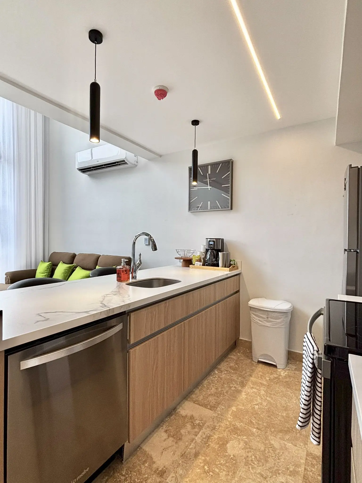 Modern 1-Bed Loft in Jacó with Stunning Ocean Views - image 5