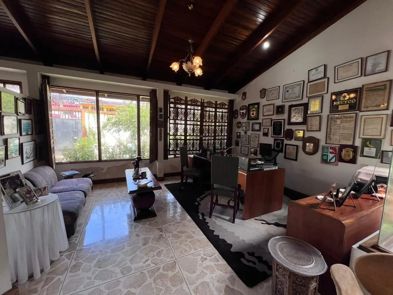Spacious 5-Bedroom House in Rohrmoser, San José - image 2