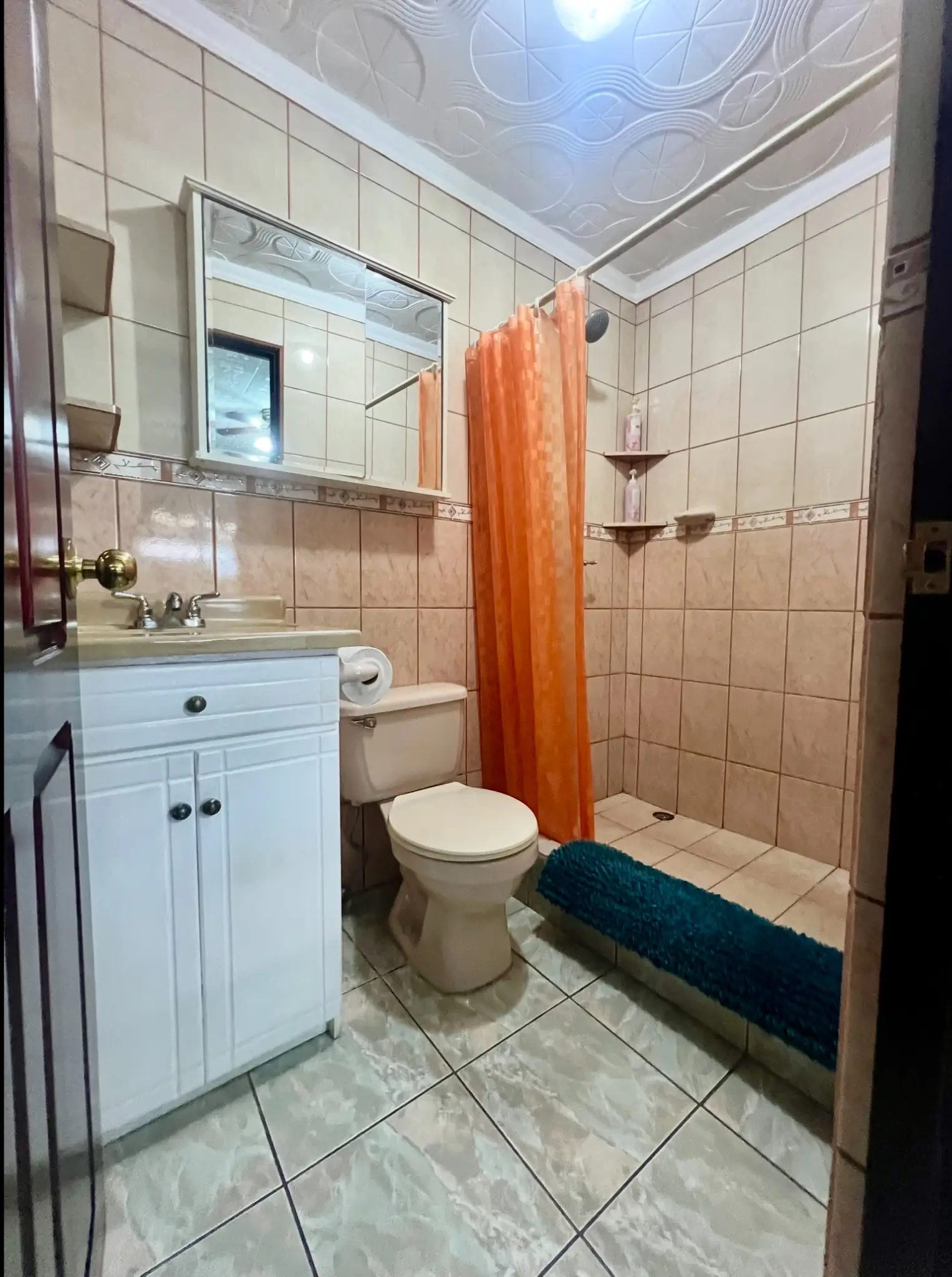 Casa en la GARITA, 4 cuartos, 4 baños y piscina - image 15