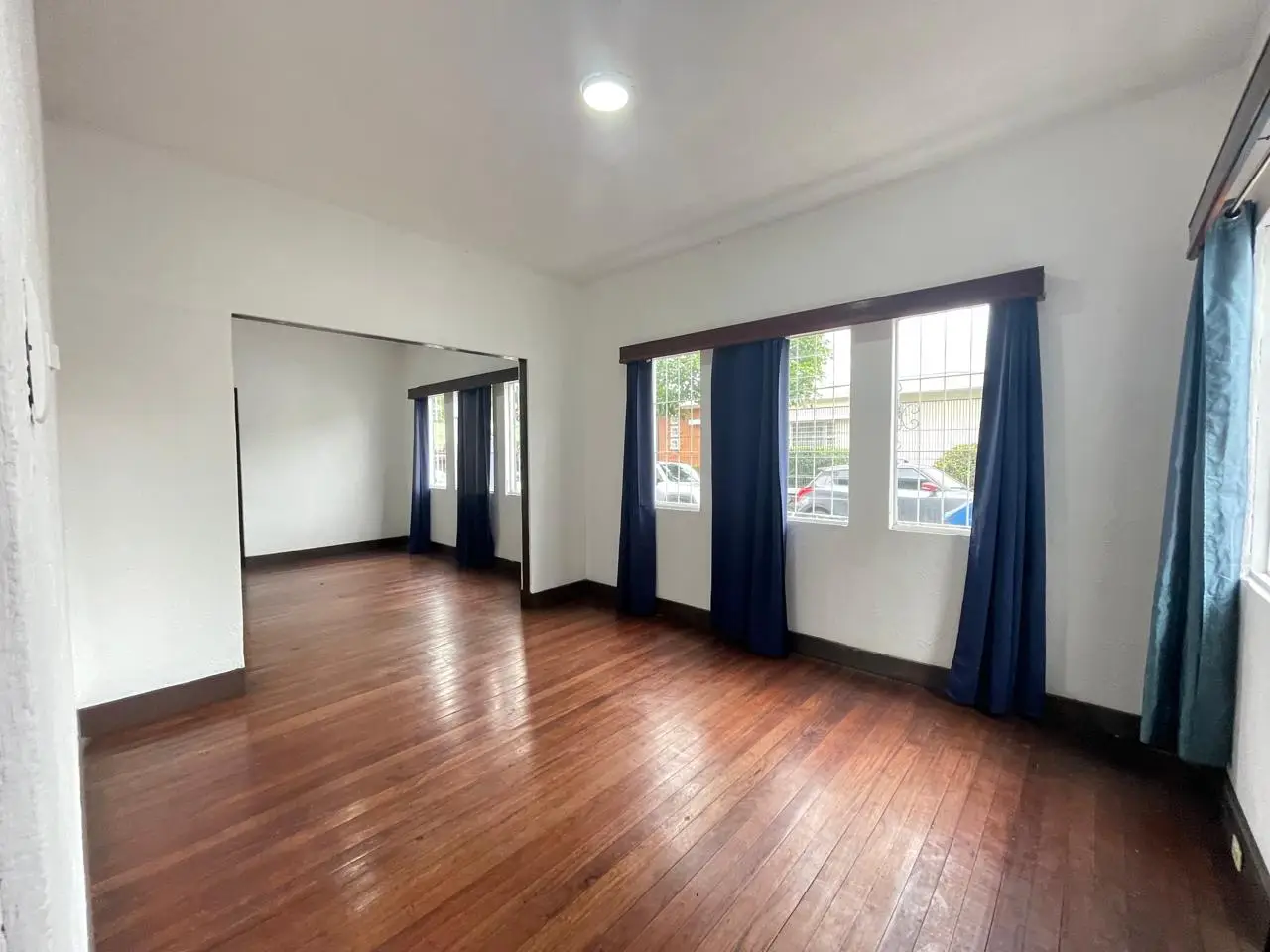 Alquiler Local Comercial Bo. Escalante - image 1