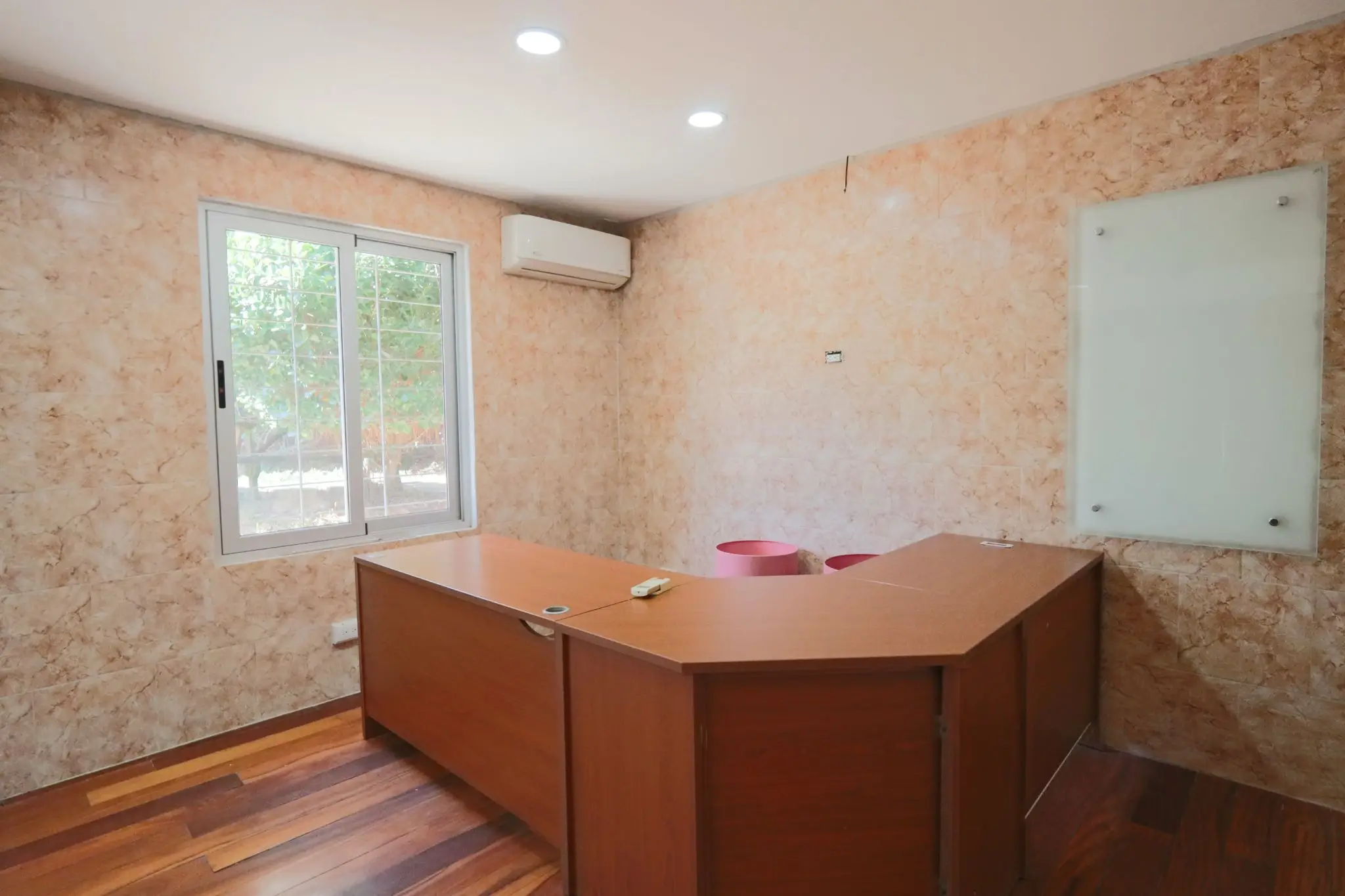 Corporate Office for Rent - image 7