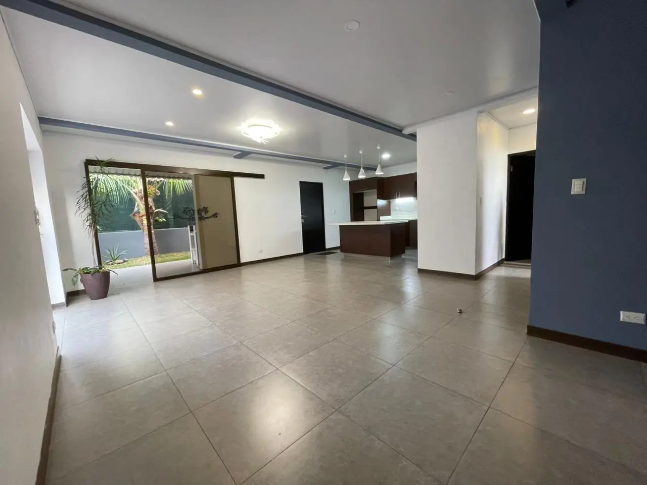 Sleek Modern 4-Bedroom House in Grecia, Alajuela with Ocean Views & Jacuzzi - image 11