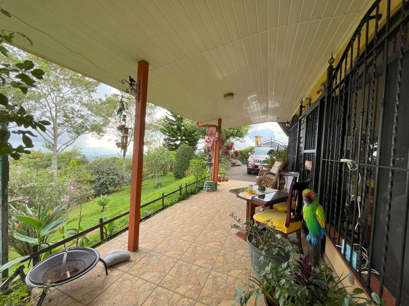 Hillside House with breathtaking Panoramic Valley Views in Santa Bárbara, Heredia - image 5