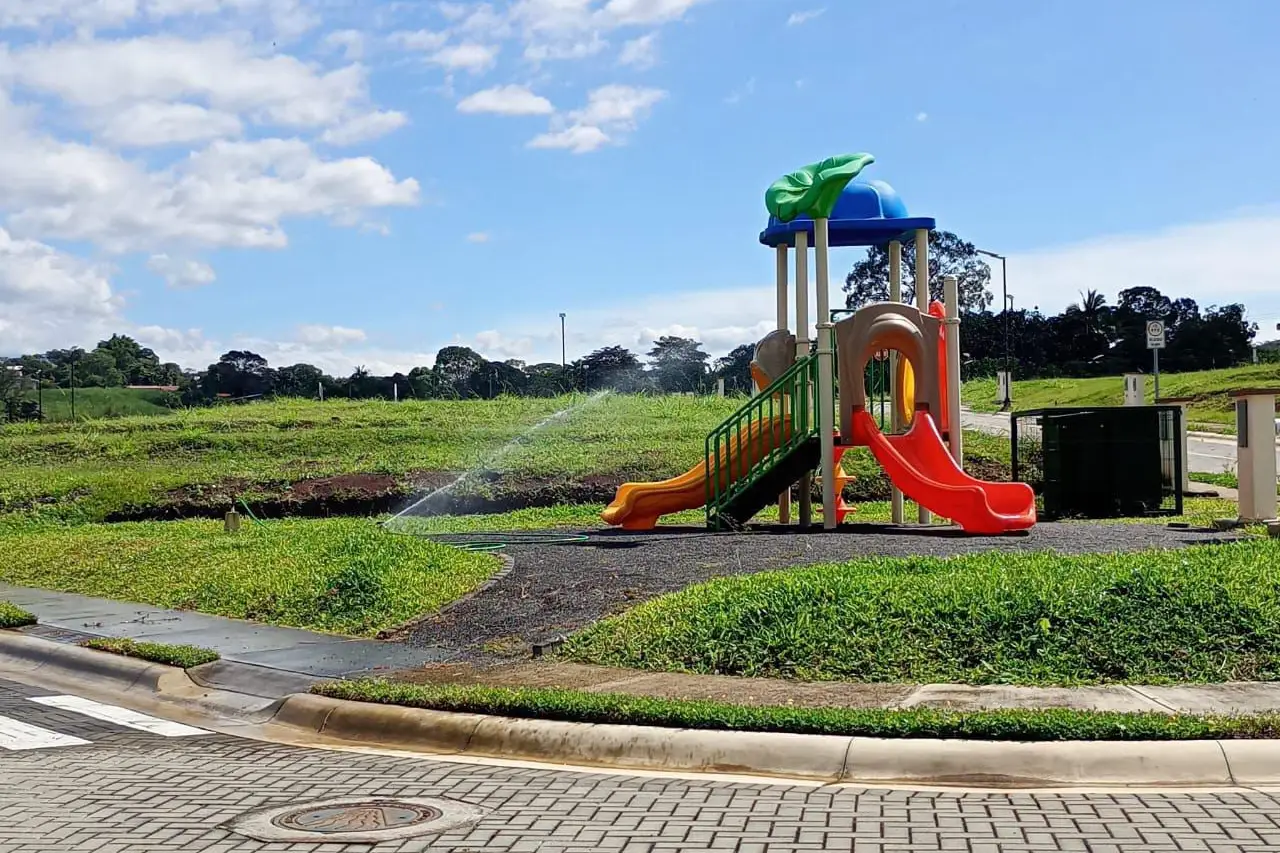 Prime 199sqm Lot in Gated Community - Puente de Piedra, Grecia, Costa Rica - image 8