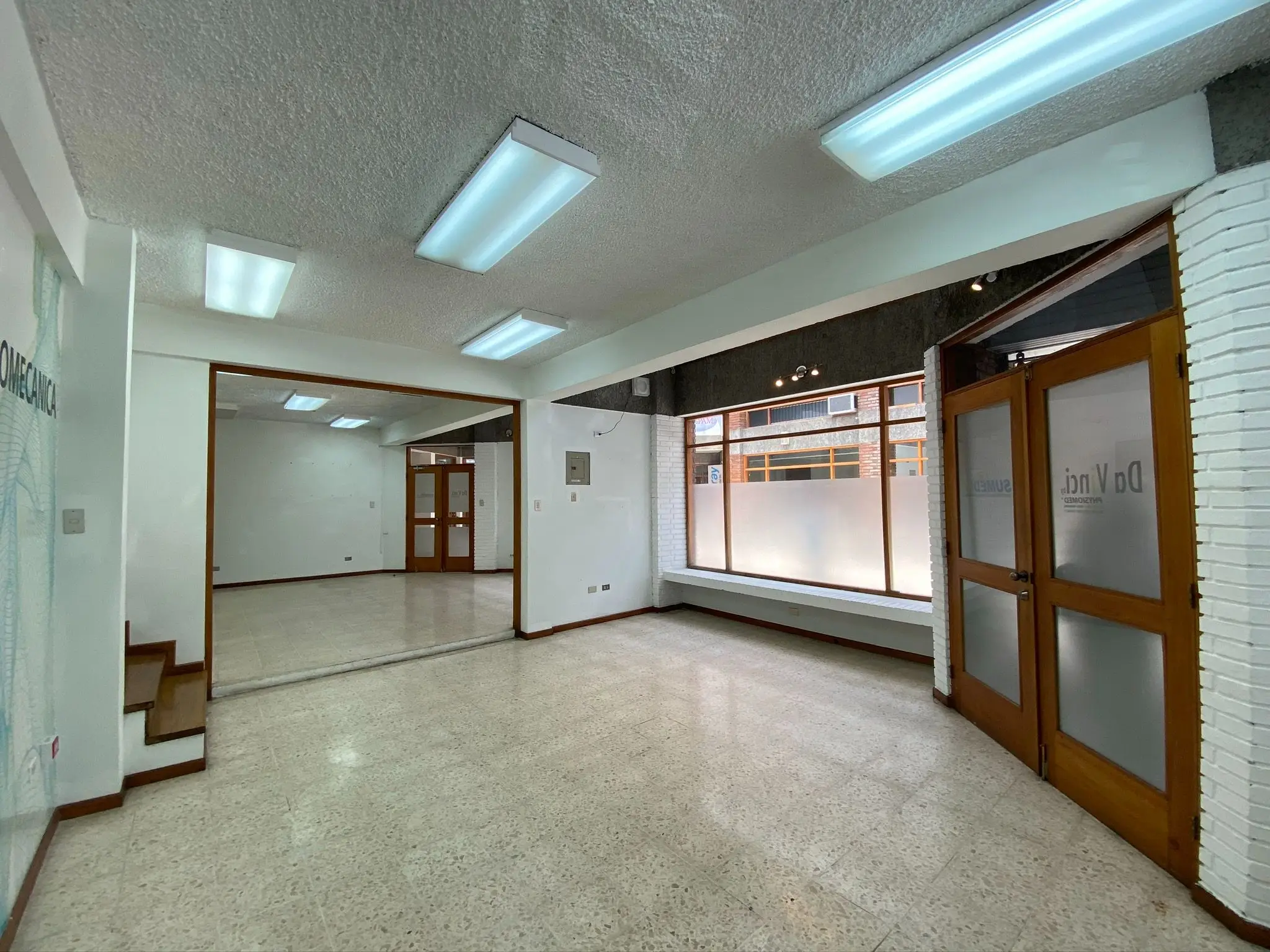 Prime 741sqm Modern Commercial space in Escazú, San José - image 5