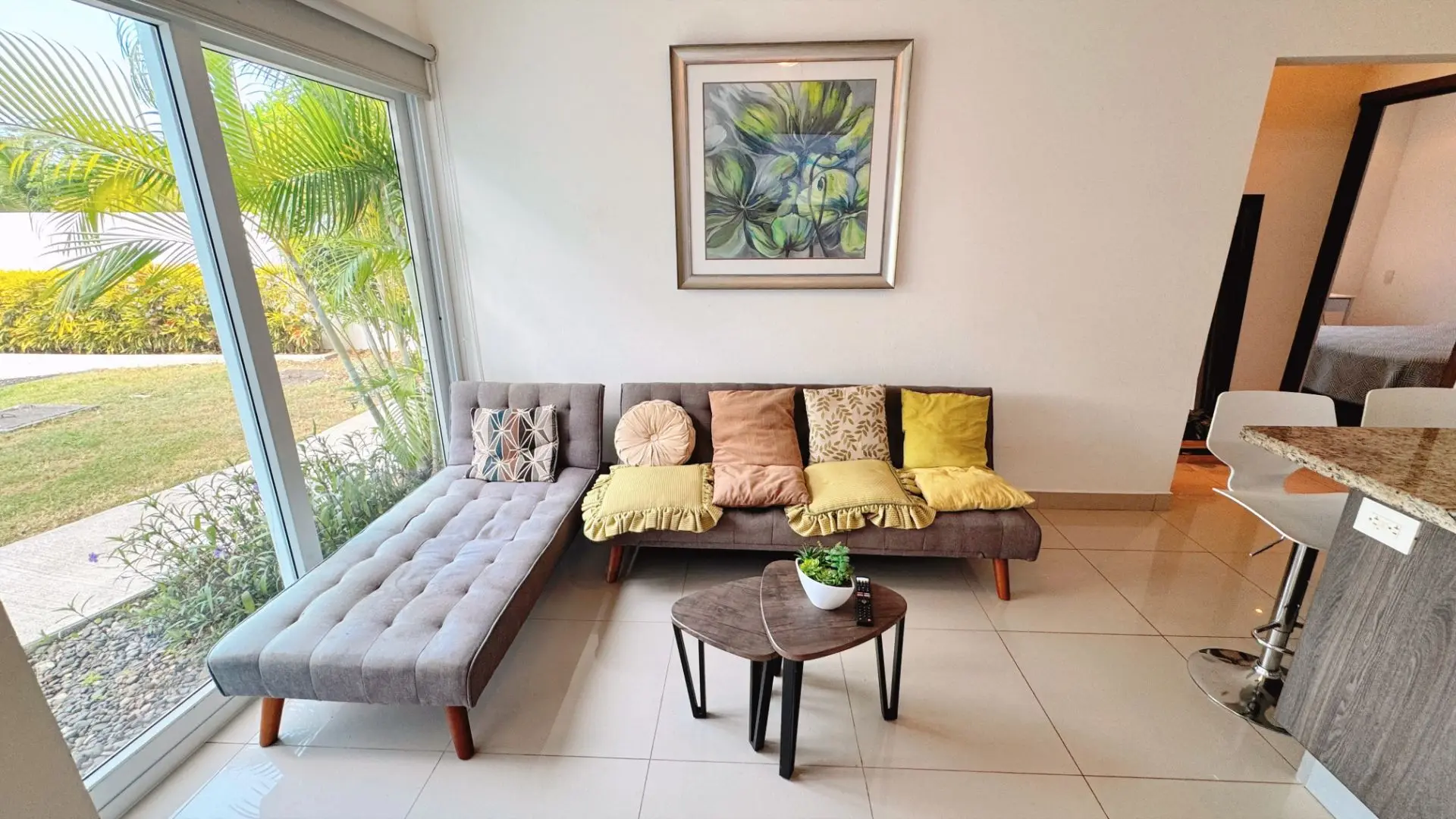 Modern 2-Bed Jacó Apartment for Rent with Pools & Playground - image 4