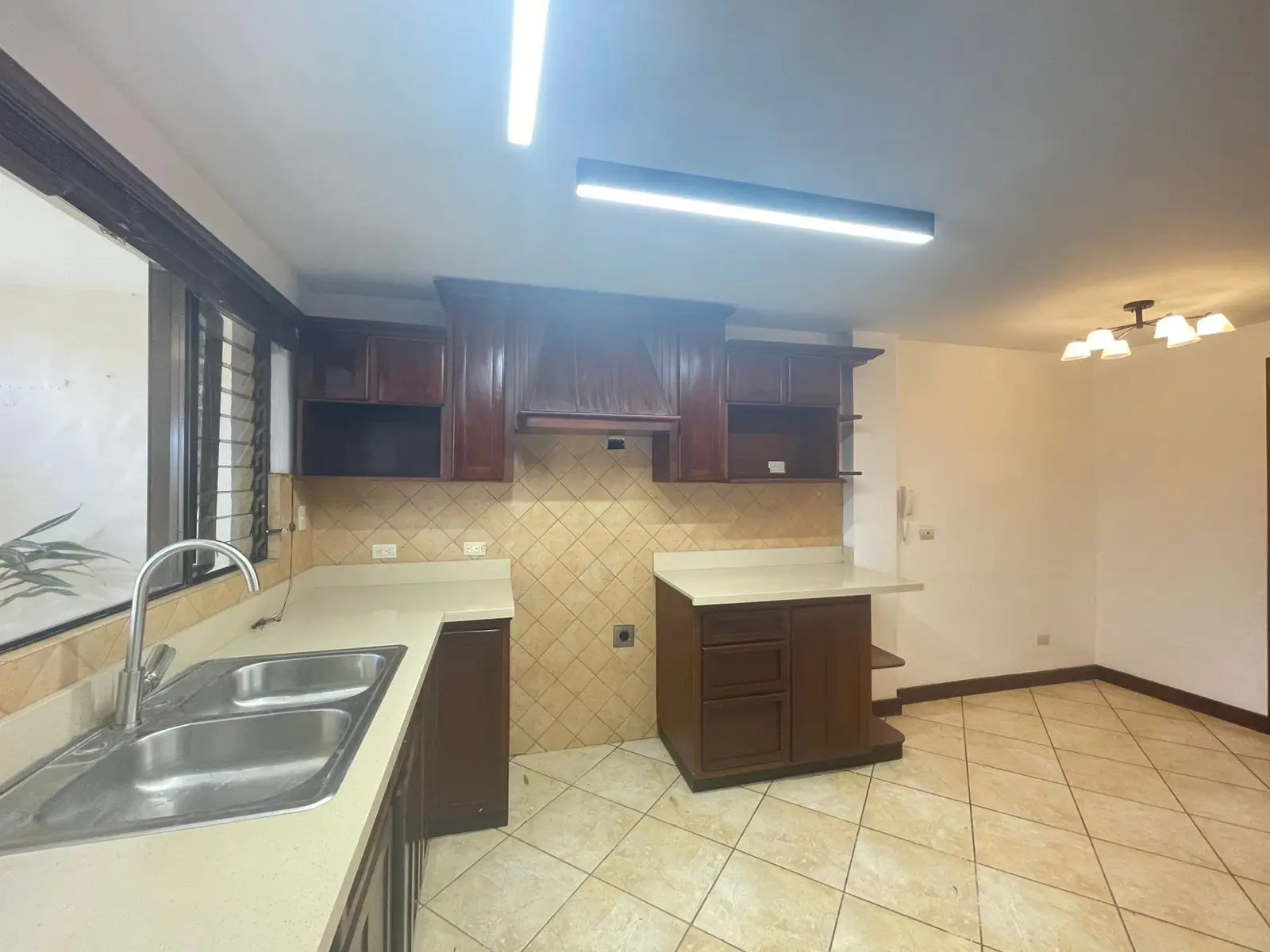 Charming 3-Bed House for Rent in Gated Community - image 6