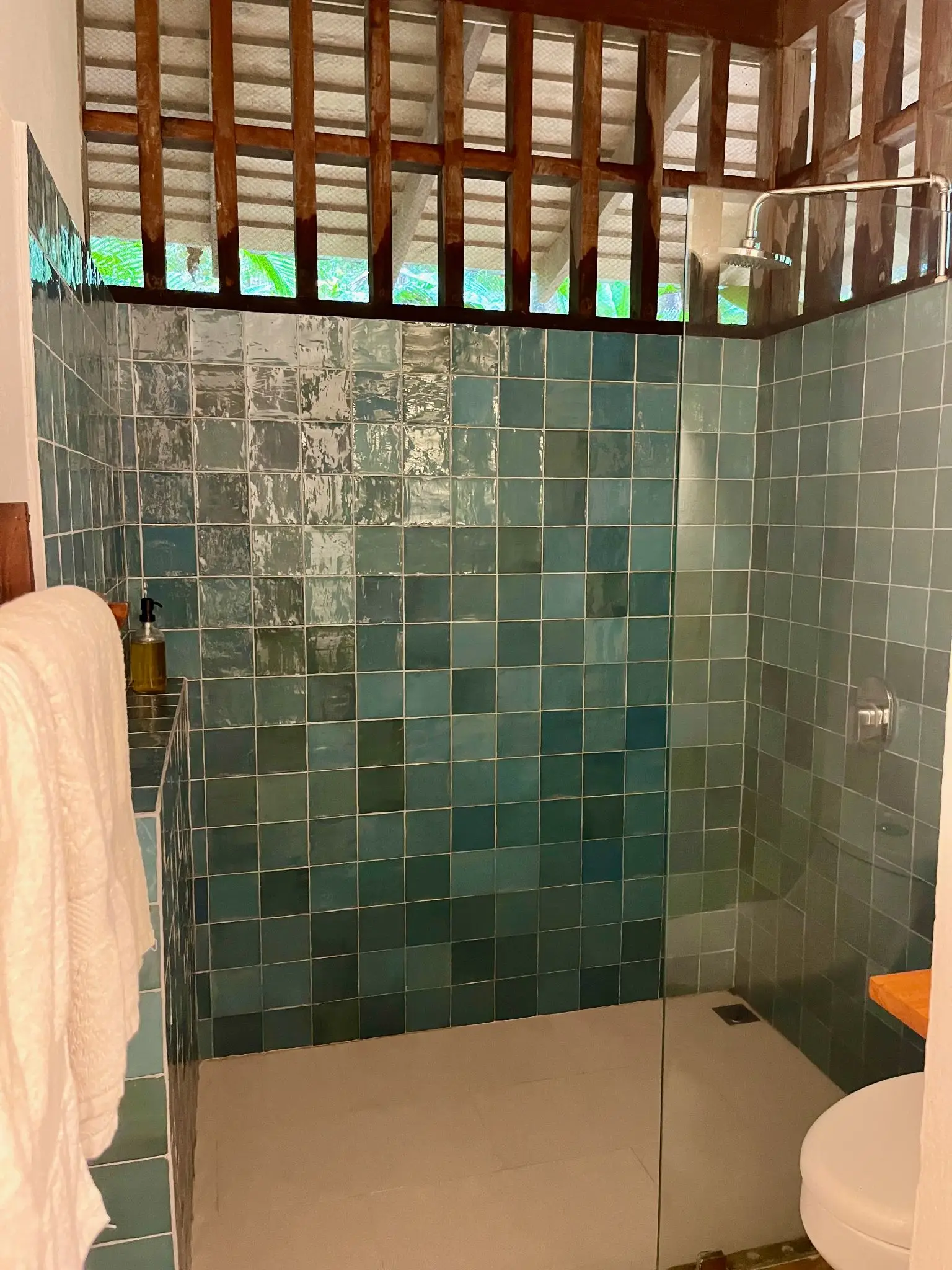 Oceanfront 3 Bedroom Home with Terrace, Surf & Sunset Views - image 14