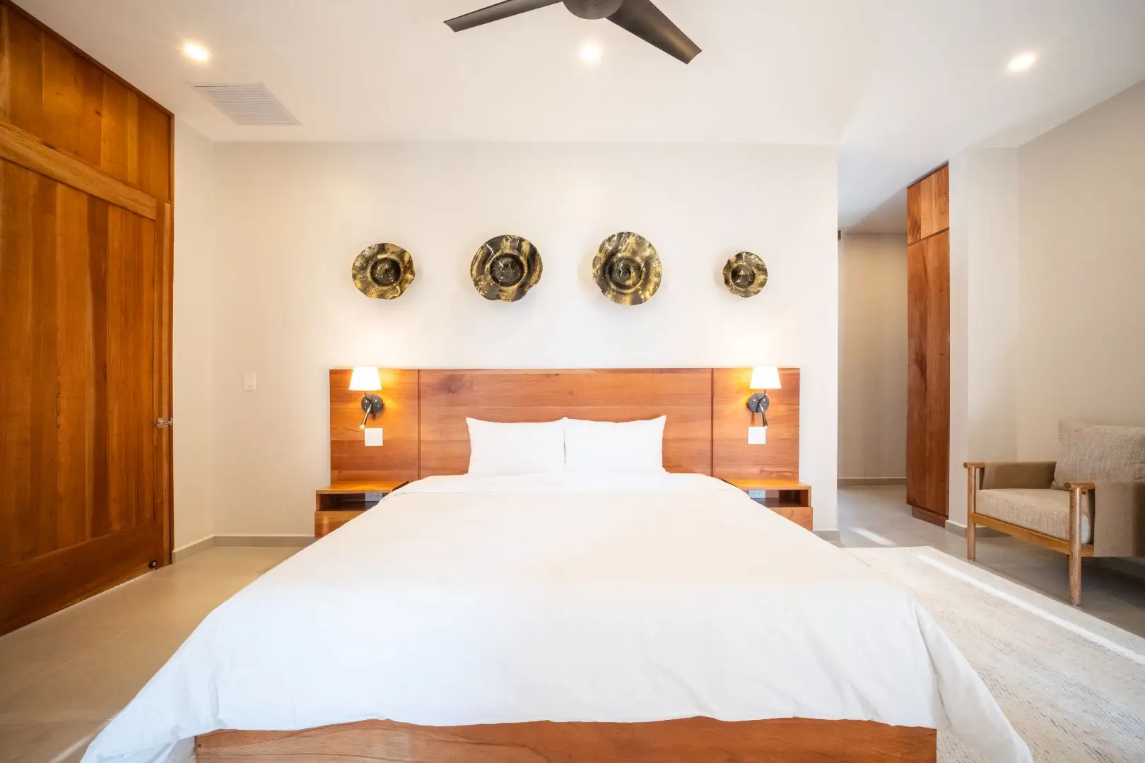 Luxury 5-Bedroom Home in Jacó, Costa Rica - image 9