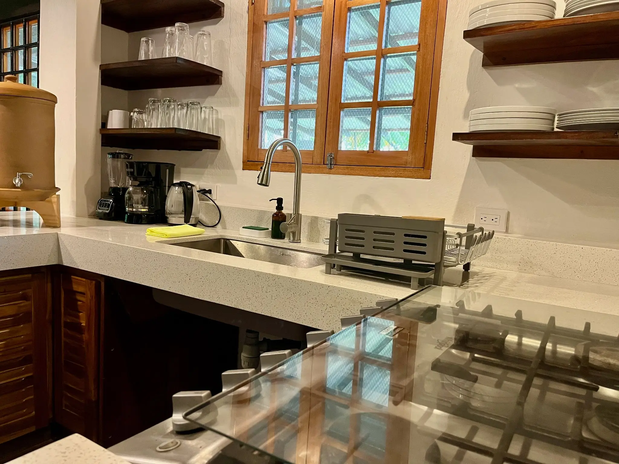 Oceanfront 3 Bedroom Home with Terrace, Surf & Sunset Views - image 11