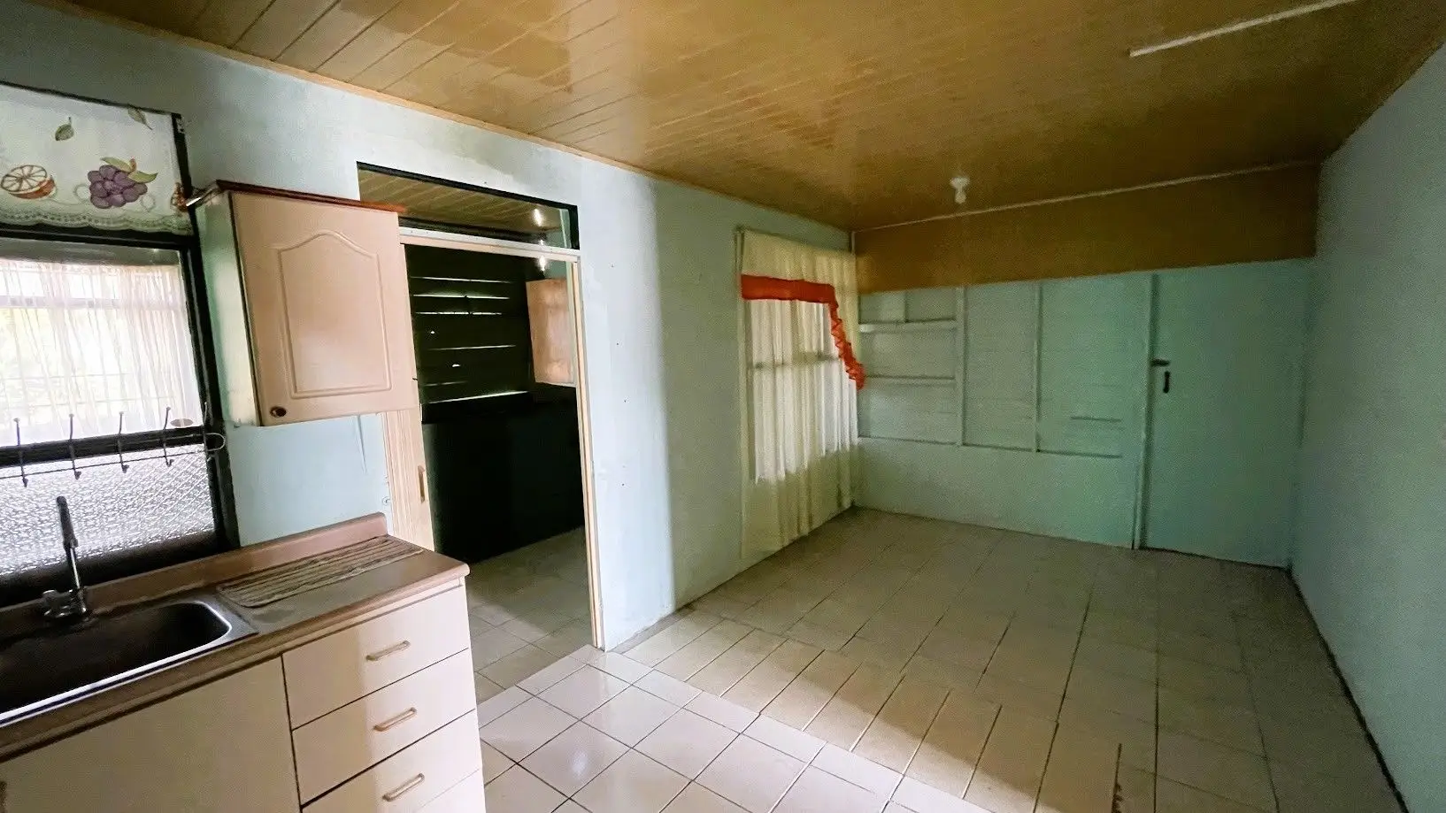 HOUSE WITH COMMERCIAL POTENTIAL FOR SALE IN SAN RAMON, ALAJUELA - image 9