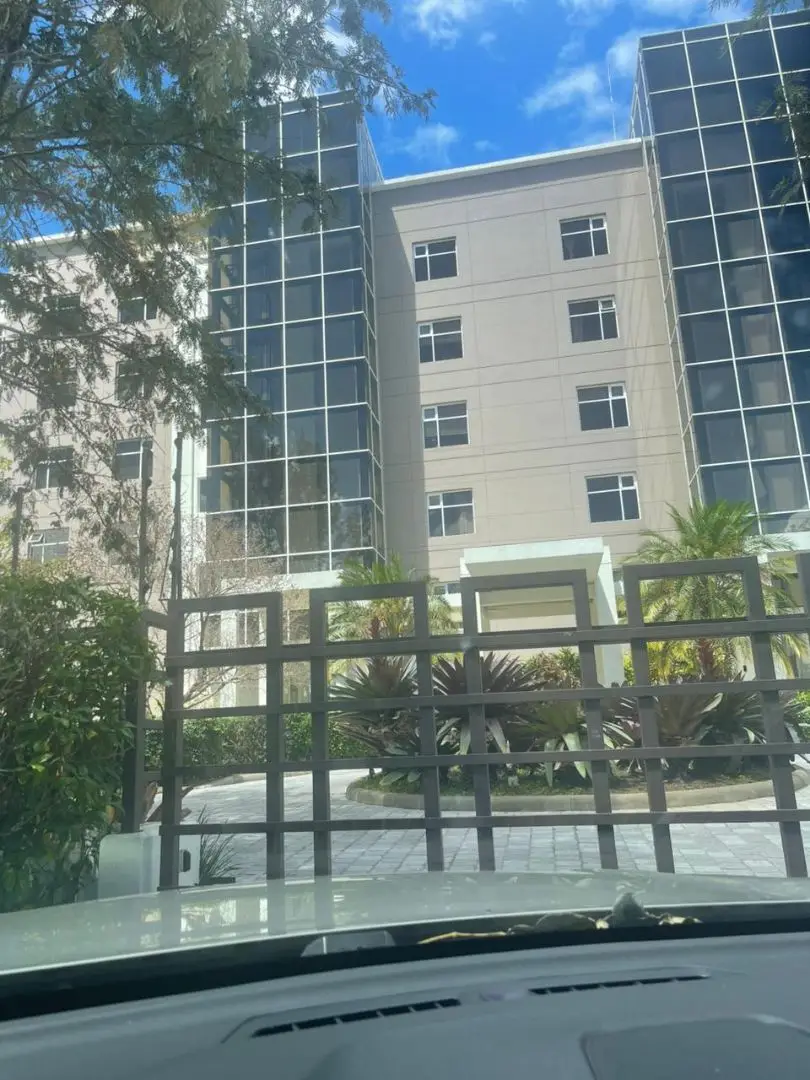 Modern 1-Bedroom Apartment | San Rafael, Escazú - image 3