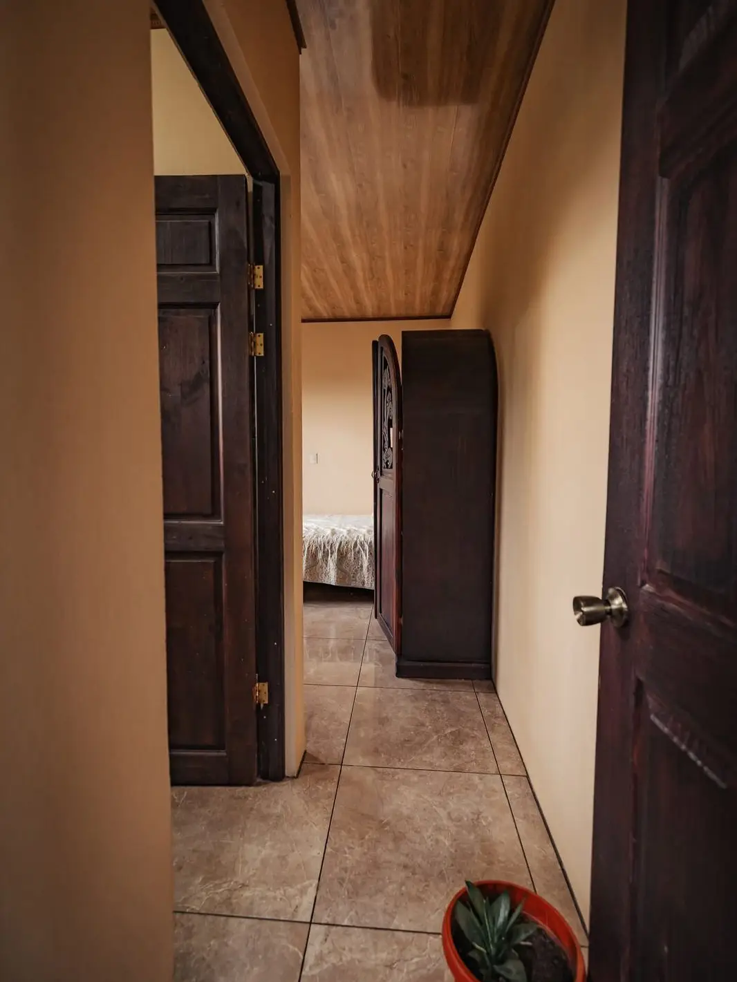 Modern 2.5-Bed Home in Grecia, Alajuela - Ideal for Families - image 14