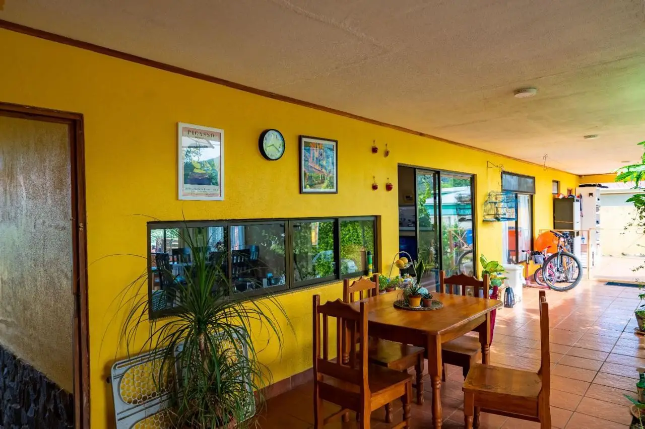 Atenas Quinta with Mountain Views: Charming 3-Bed Home on Expansive Private Land - image 7