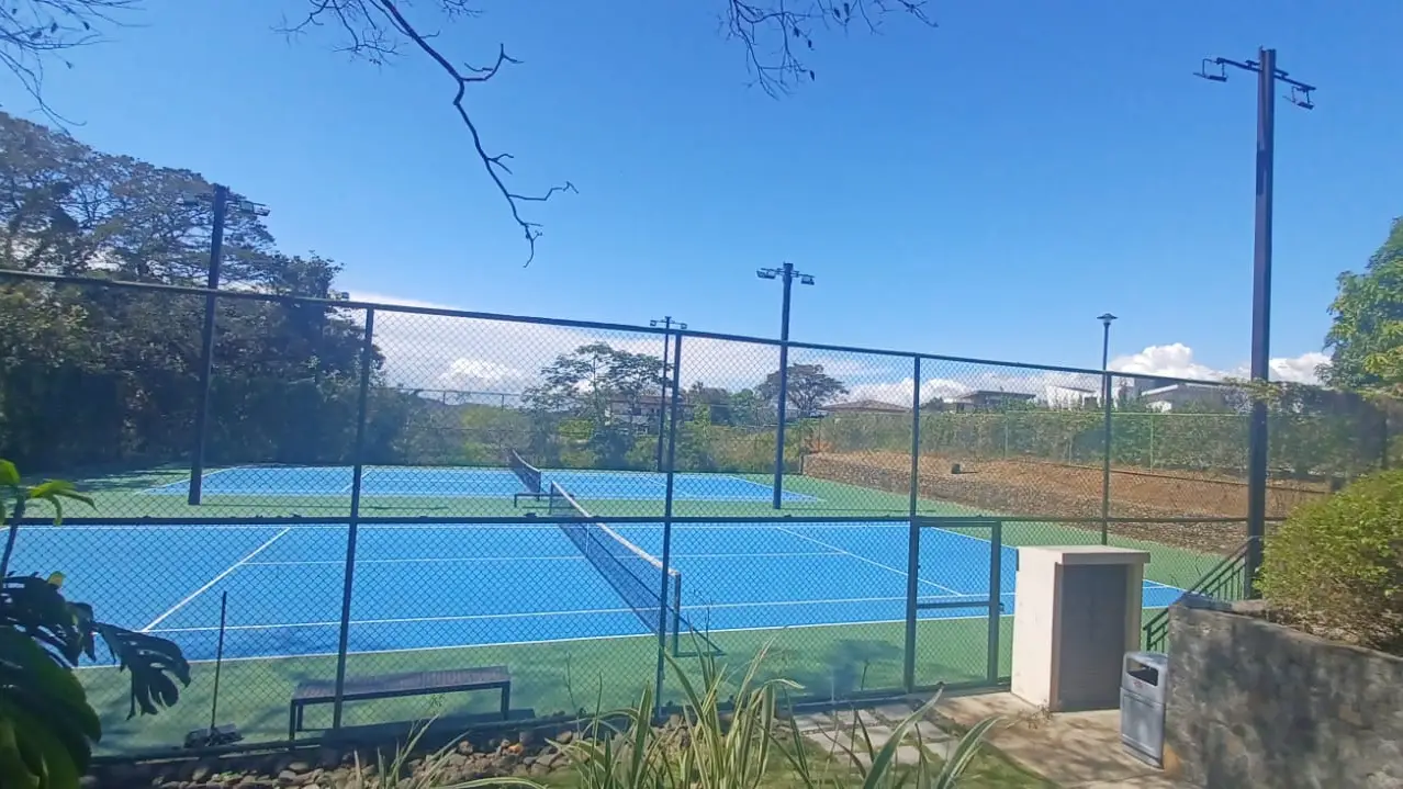 Modern Luxury 4-Bedroom Home in Guácima Gated Community - image 14