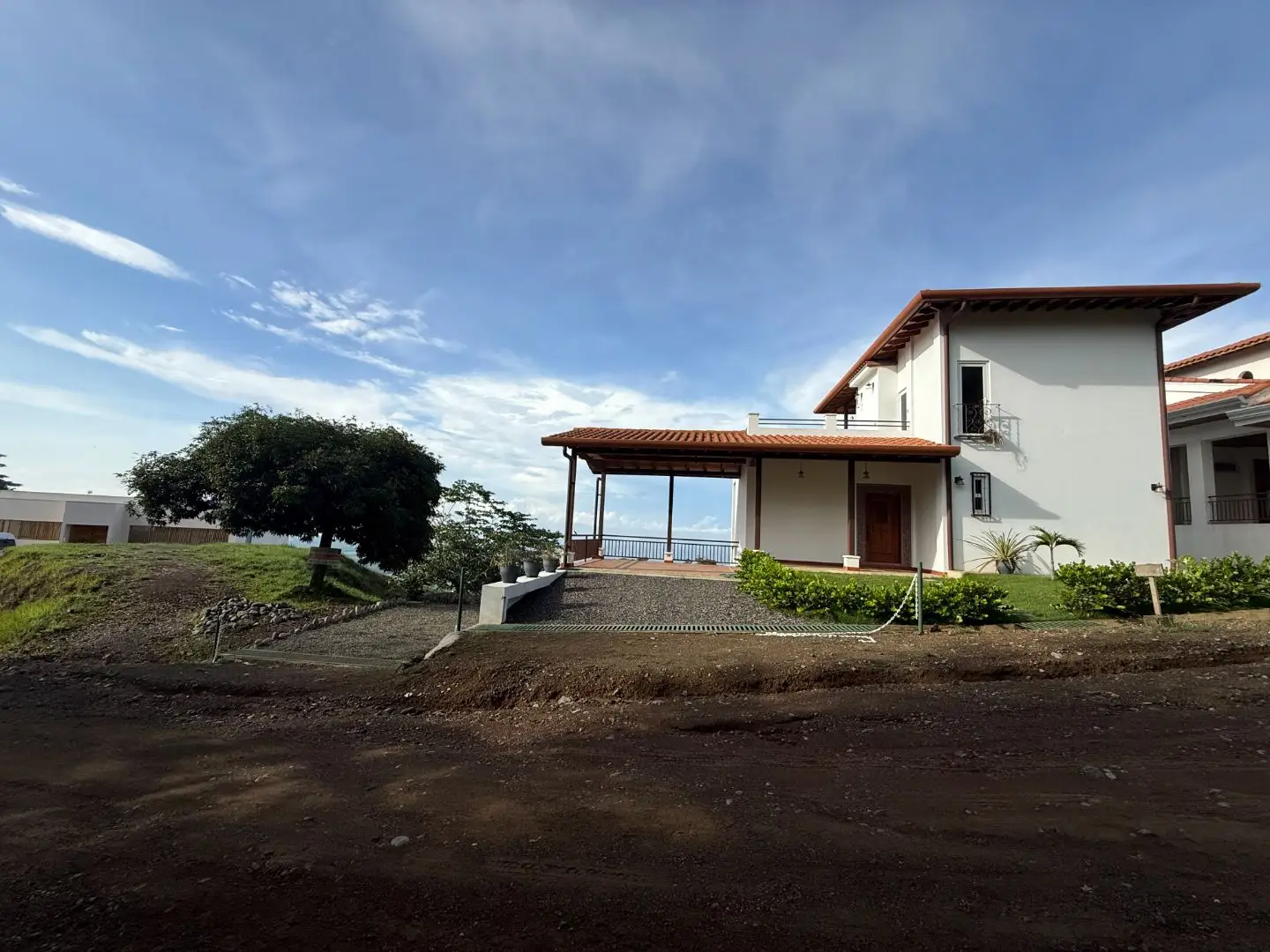 Luxury Oceanview & Mountain Retreat: A Modern 5-Bedroom Haven in Jacó, Costa Rica - image 6