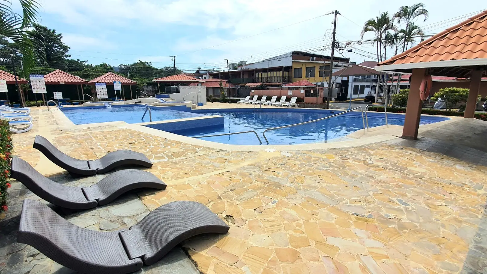 Charming 4-Bed Condo in Las Villas Paraíso - Perfect Family Home or Income Property ! Jaco center. - image 8