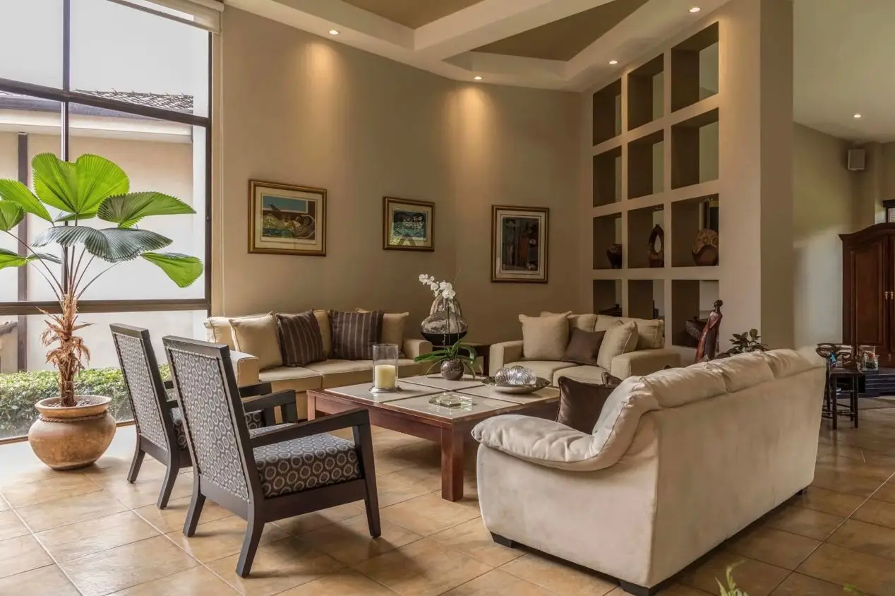 For Rent – Luxury Residence in Alto de Las Palomas, Escazú - image 8