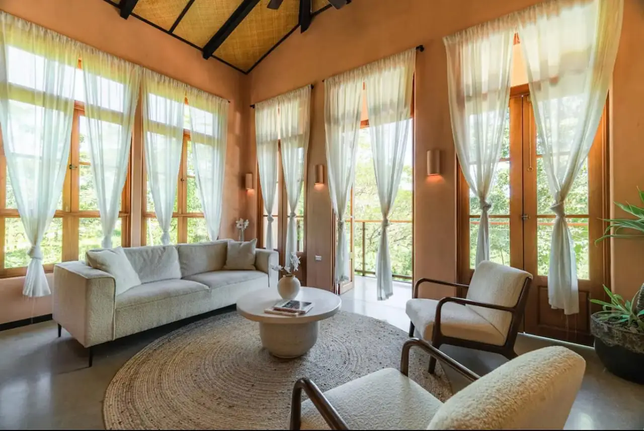 House  in Hermosa with  3 Spacious 105 m² Units with Pool - Turnkey income oppportunity  - image 3