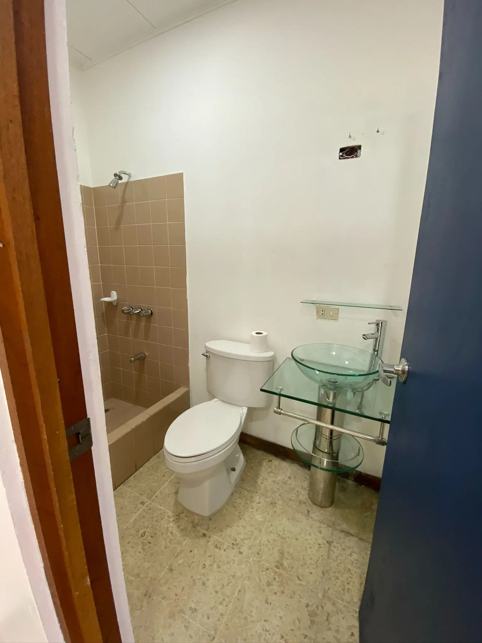 Prime 741sqm Modern Commercial space in Escazú, San José - image 3