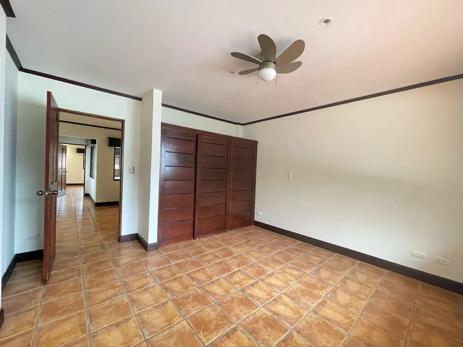 For Sale - House in Gated Community, Santa Ana - image 13