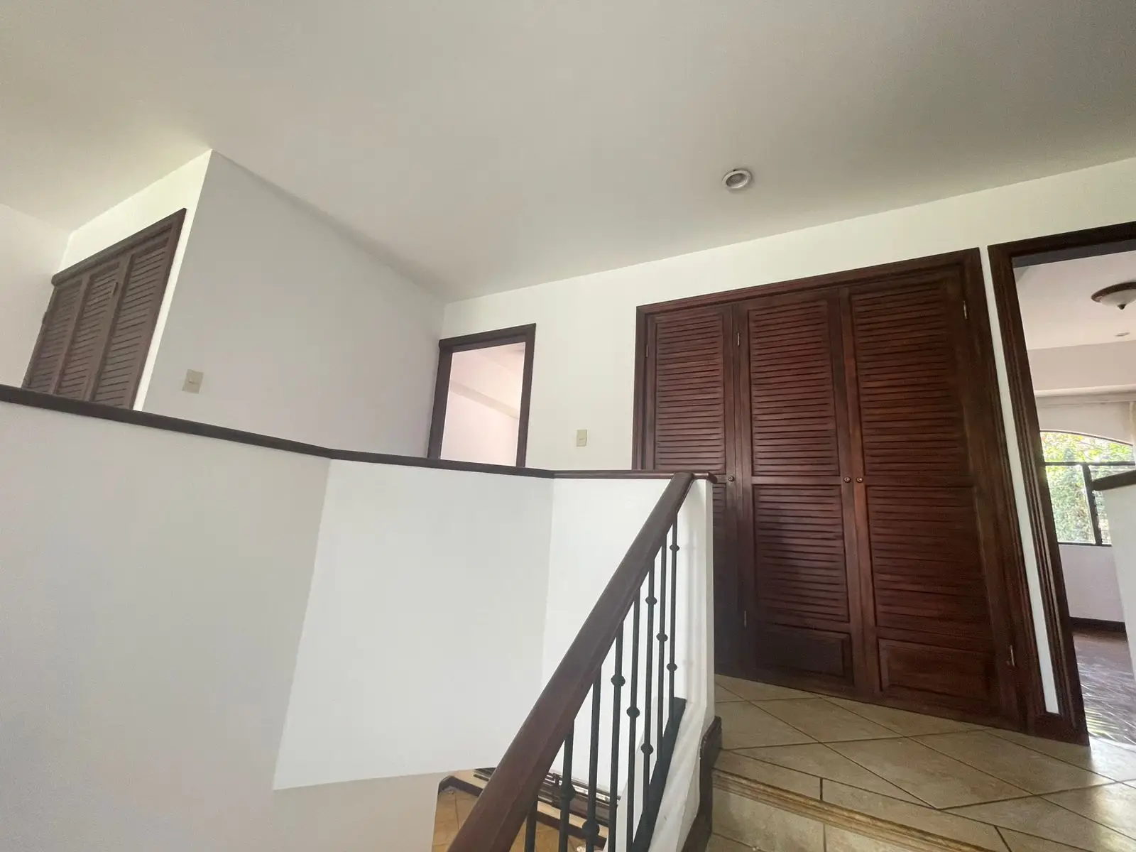 Charming 3-Bed House for Rent in Gated Community - image 10