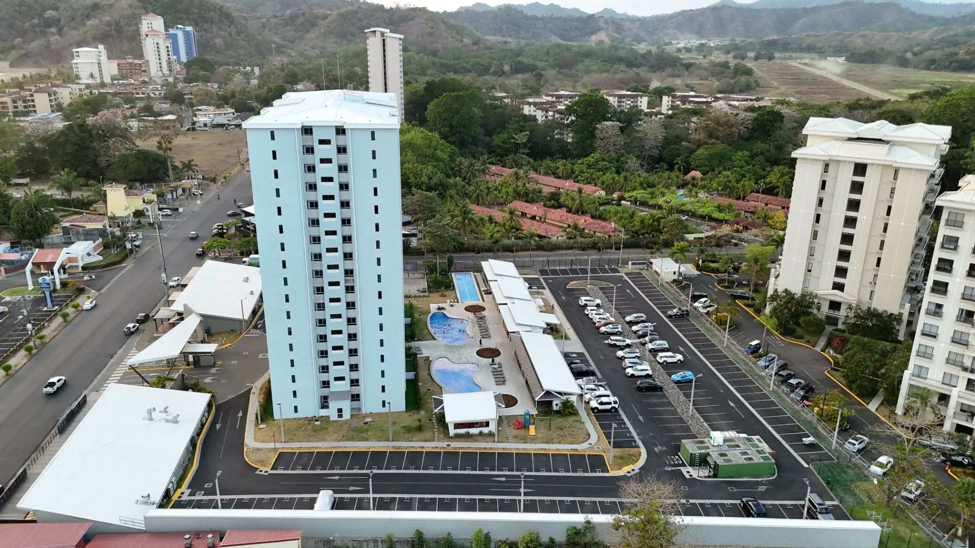 Jacó Luxury Awaits: Brand New 3-BR Condo  Mountain Views  & with Ocean - image 6