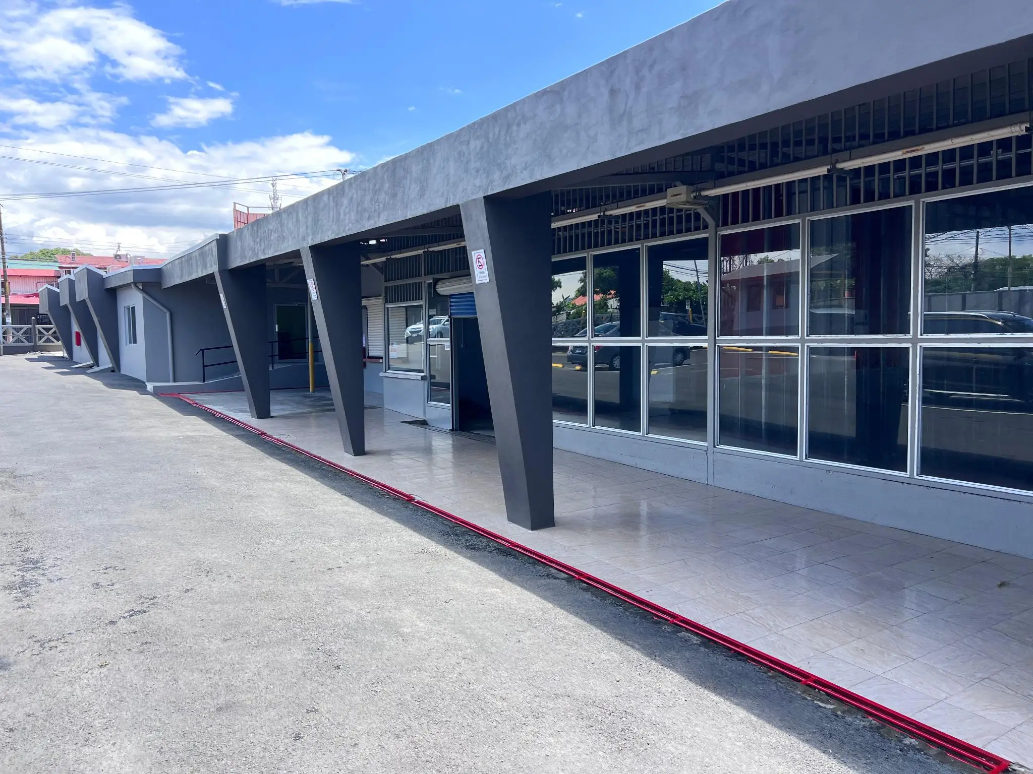 Alajuela Commercial Building: Prime Investment Opportunity - image 9