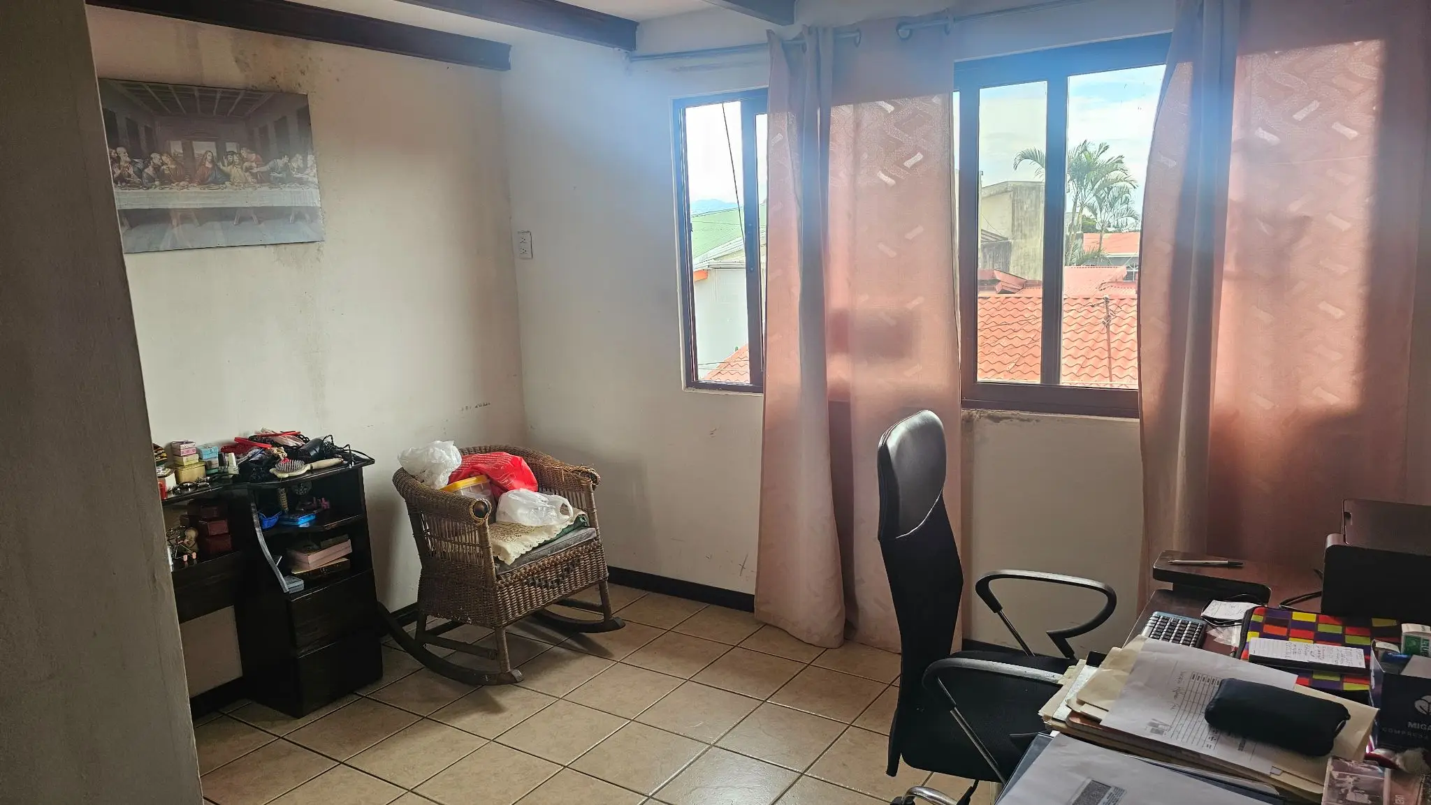 Spacious 6-Bedroom Family Home in Residencial Saint Clare, Moravia - image 8