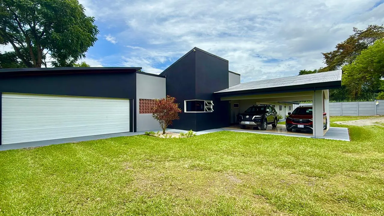 Stunning house in Grecia with mountain views - image 2