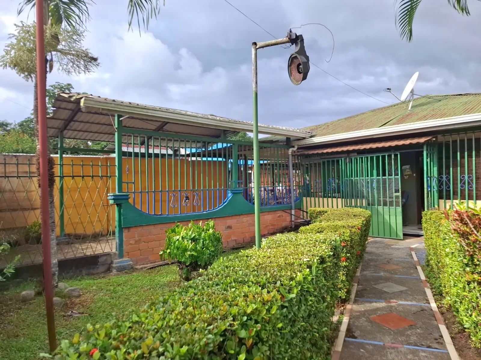 Strategically Located Home with Large Lot & Investment Potential in Herradura - image 3