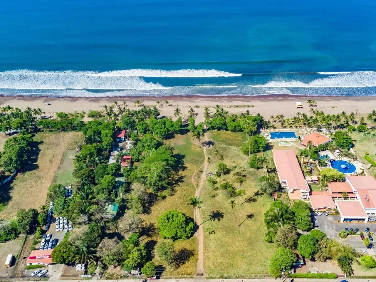 Oceanfront Modern Living: 2-Bed, 2-Bath Apartment in Jacó with Resort Amenities - image 14