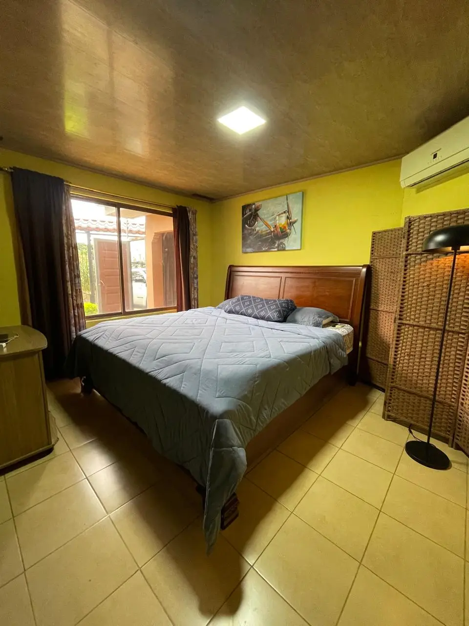 Charming 3-Bedroom Home with Lush Backyard in Grecia, Alajuela - image 6