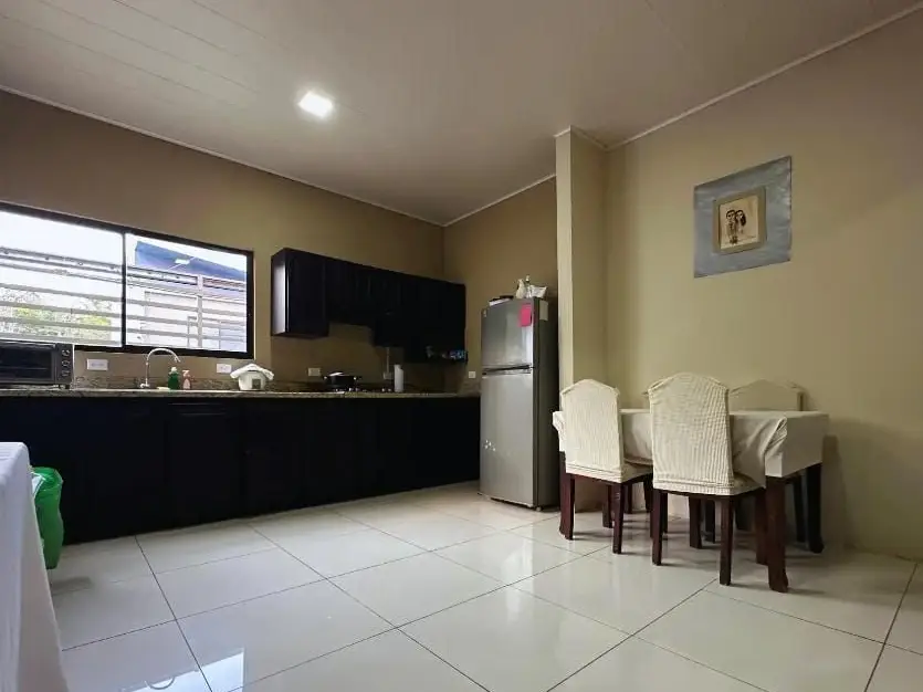Charming Modern 3-Bed Home in San Ramón, Alajuela - Family-Ready with Indoor Play Zone! - image 2