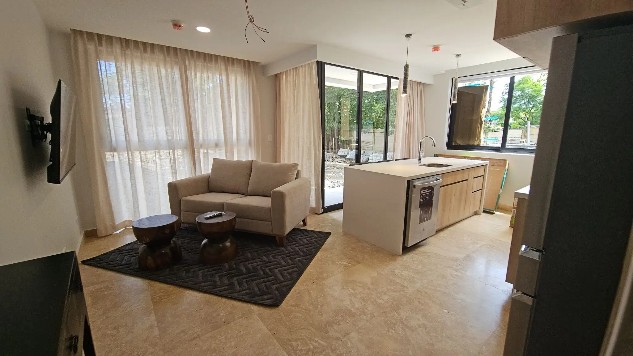 Modern 2-Bed Apartment in Jacó, Costa Rica - Perfect Coastal Living! - image 2