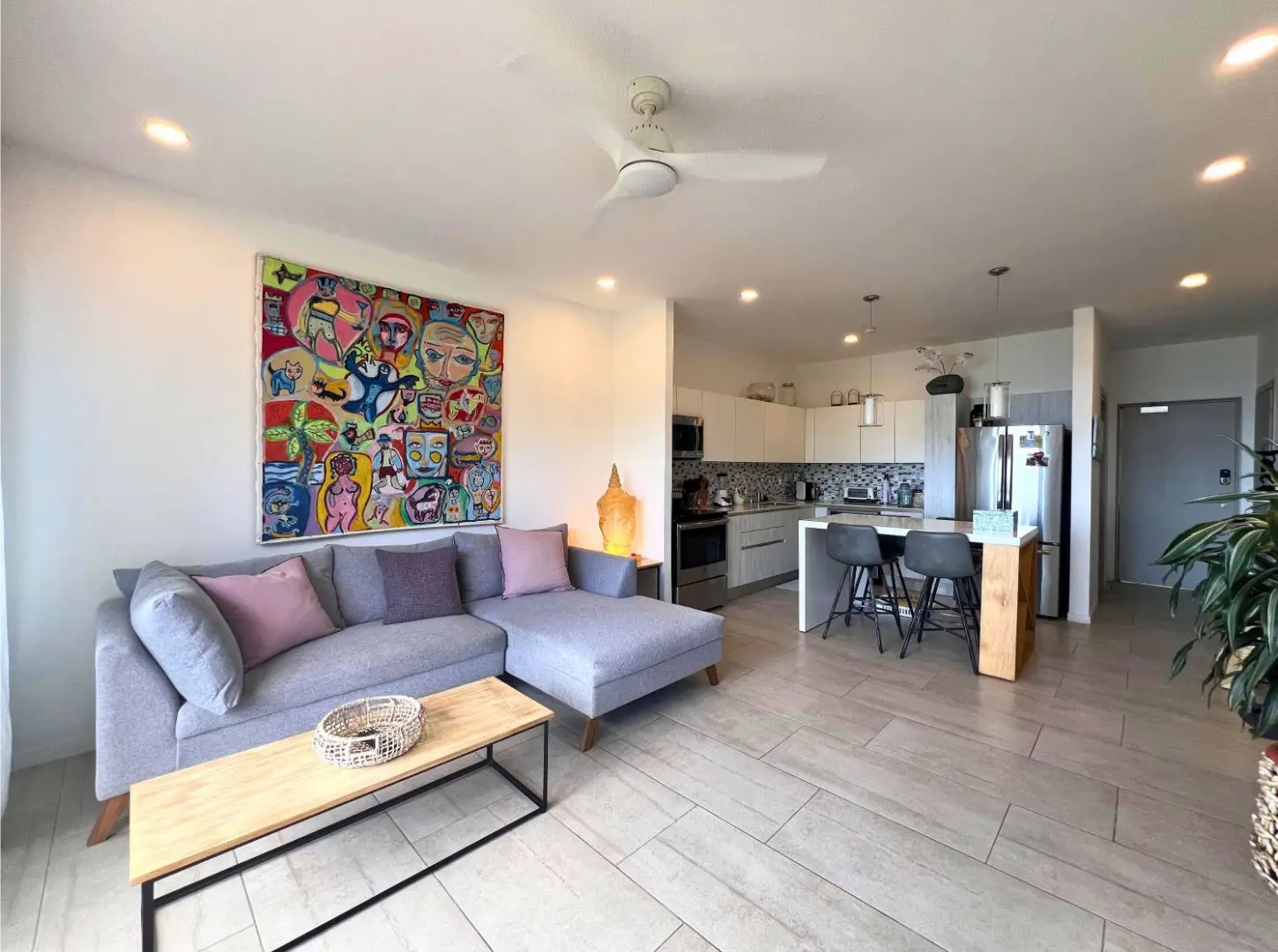 Stunning 2-Bedroom Oceanview Apartment for Sale in Sunset Blvd, Jaco Beach - image 2