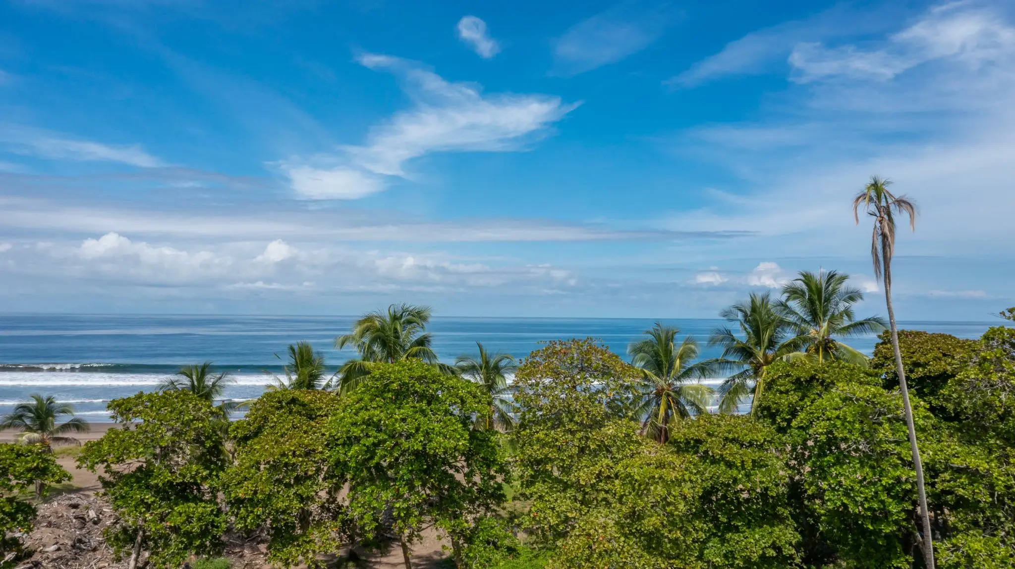 Oceanfront Modern Living: 2-Bed, 2-Bath Apartment in Jacó with Resort Amenities - image 10