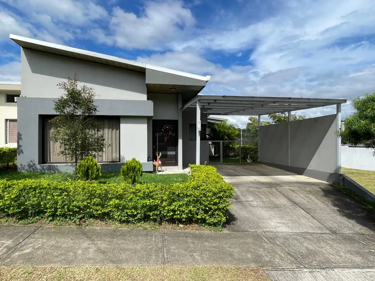 Modern 2.5-Bed Home in Grecia, Alajuela - Ideal for Families - image 1