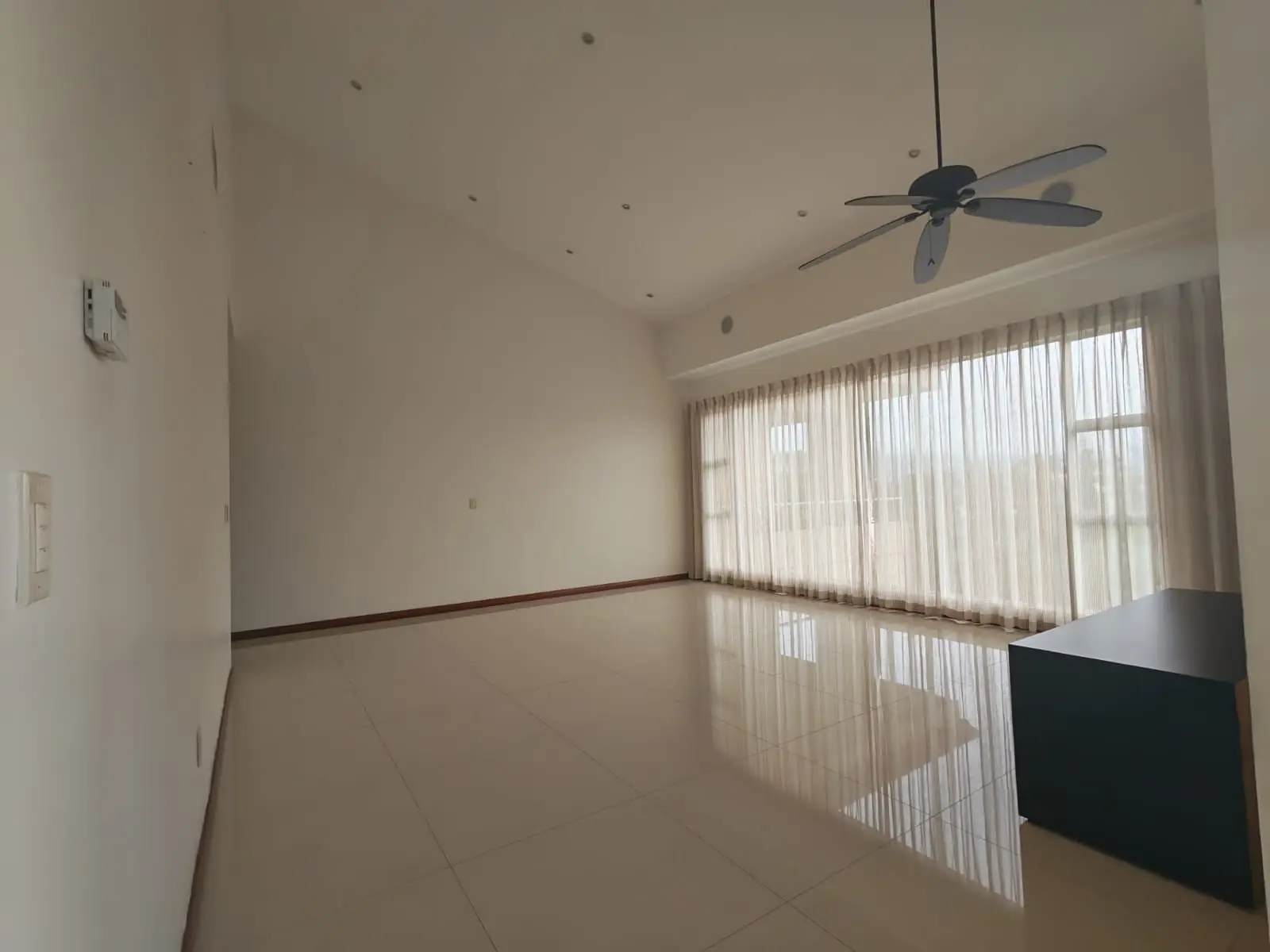 Exclusive penthouse for rent in Bello Horizonte, Escazú, with panoramic views - image 7